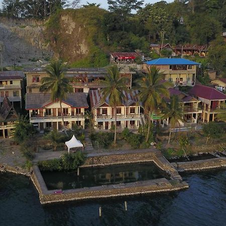 Sibayak Guesthouse 툭툭 외부 사진