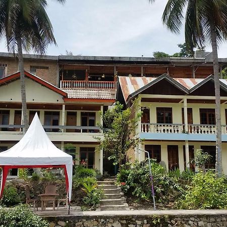 Sibayak Guesthouse 툭툭 외부 사진