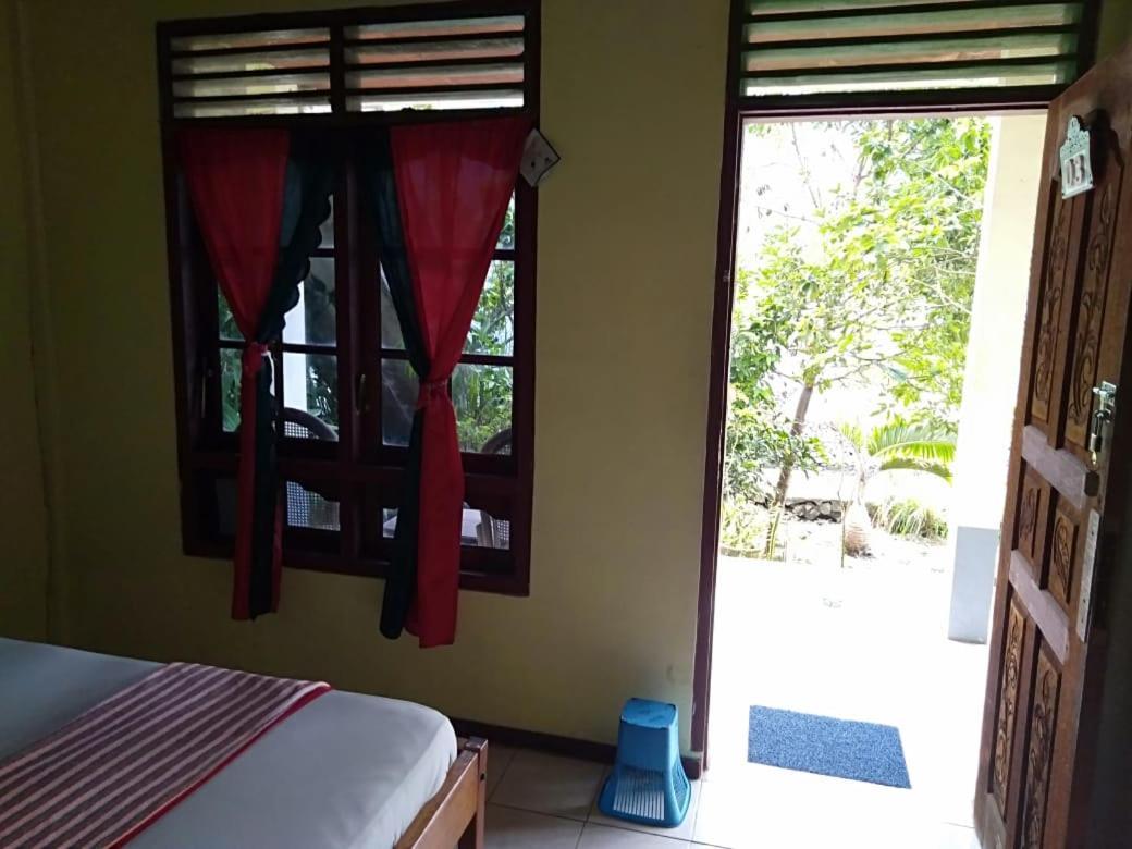 Sibayak Guesthouse 툭툭 외부 사진
