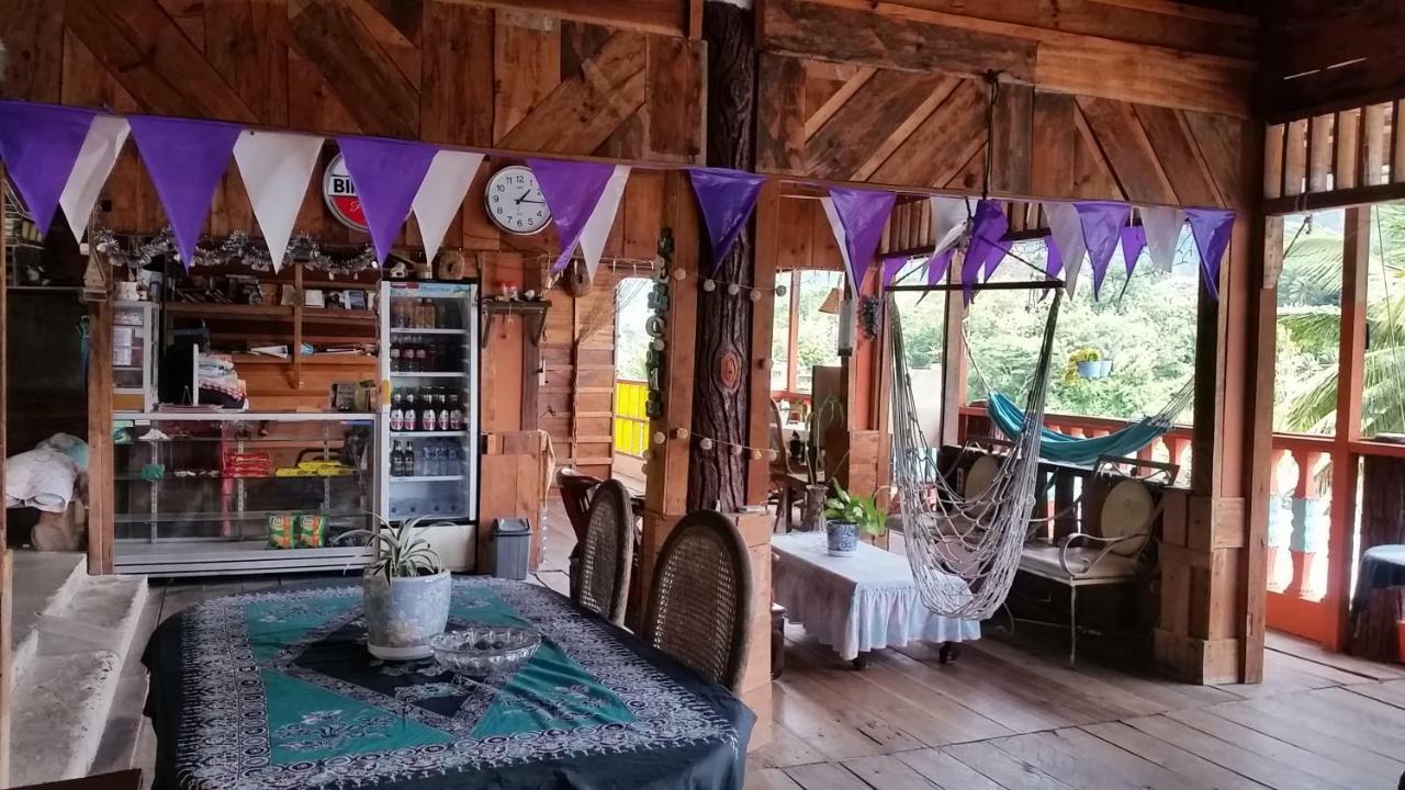 Sibayak Guesthouse 툭툭 외부 사진
