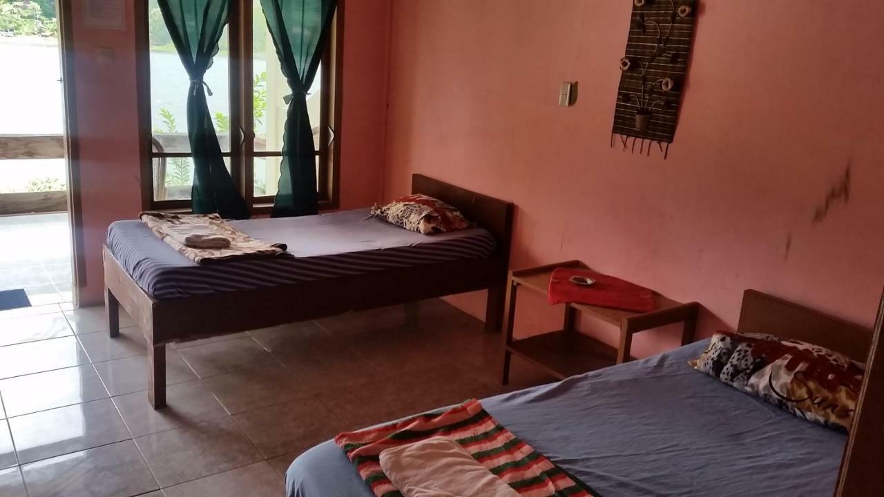 Sibayak Guesthouse 툭툭 외부 사진