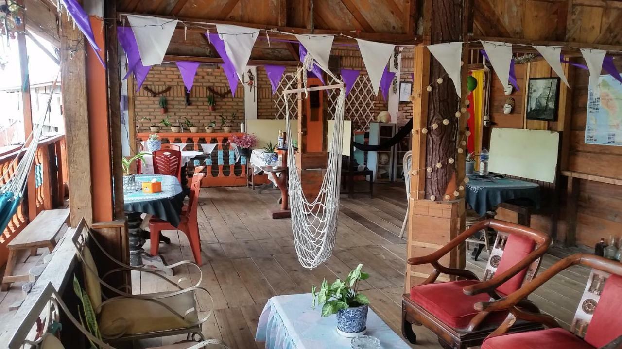 Sibayak Guesthouse 툭툭 외부 사진
