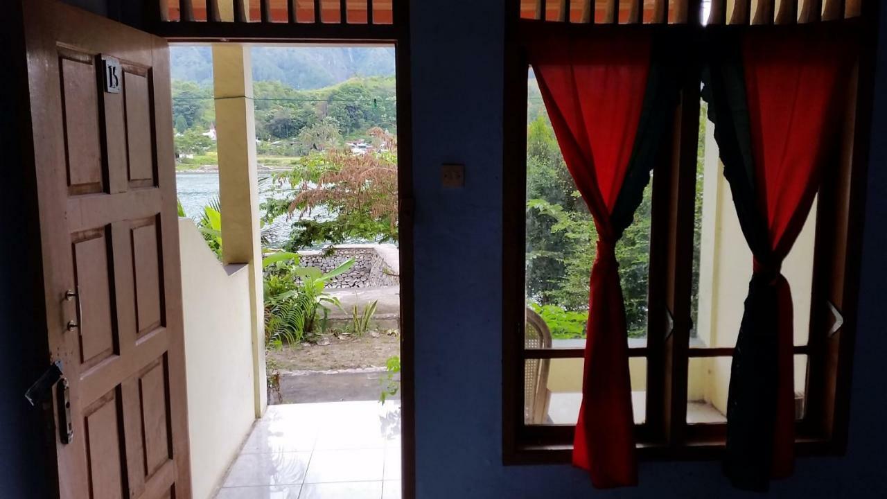 Sibayak Guesthouse 툭툭 외부 사진